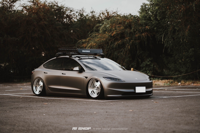 車款實裝系列》特斯拉 Model 3 安裝 : Baseline FX 車頂架 + LoadWarrior 裝載戰士車頂籃