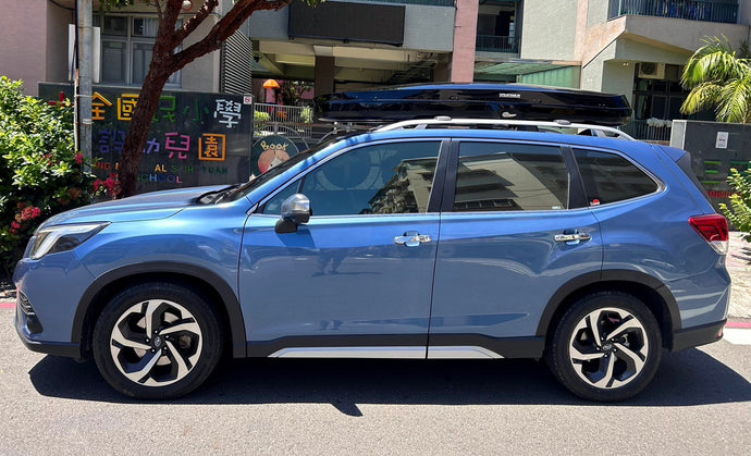車款實裝系列》Subaru Forester：車頂架+車頂箱
