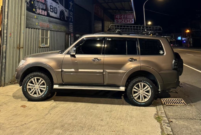 車款實裝系列》Mitsubishi三菱 Pajero：車頂架 + Load Warrior車頂籃